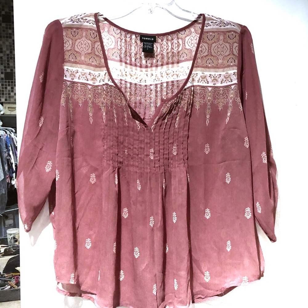 TORRID Chiffon pintuck blouse. Sheer. Size 0